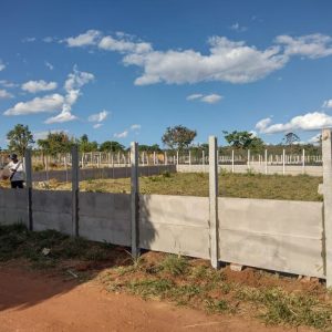 Muro pre-moldado com 1 metro de altura